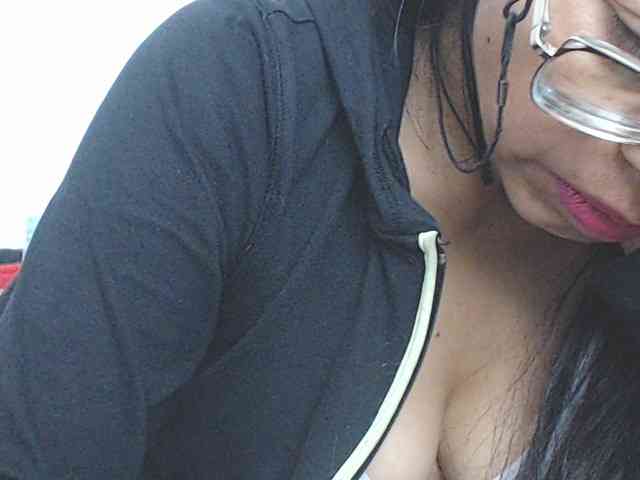 HOTTTSKIN Live Webcam on BongaCams