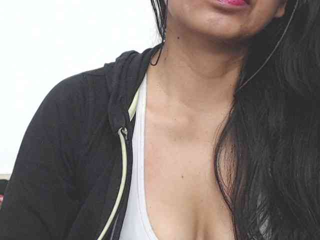 HOTTTSKIN Live Webcam on BongaCams