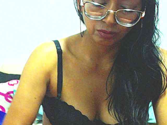 KATYY-HOTTT webcam