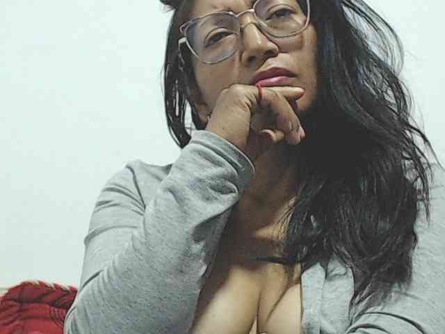 KATYY-HOTTT webcam