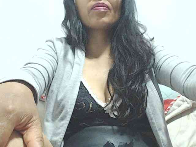KATYY-HOTTT webcam