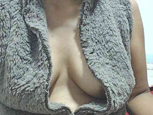 KATYY-HOTTT webcam