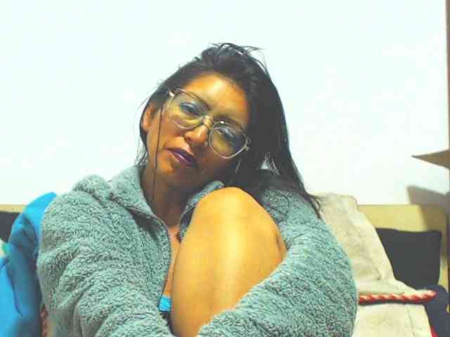 KATYY-HOTTT webcam