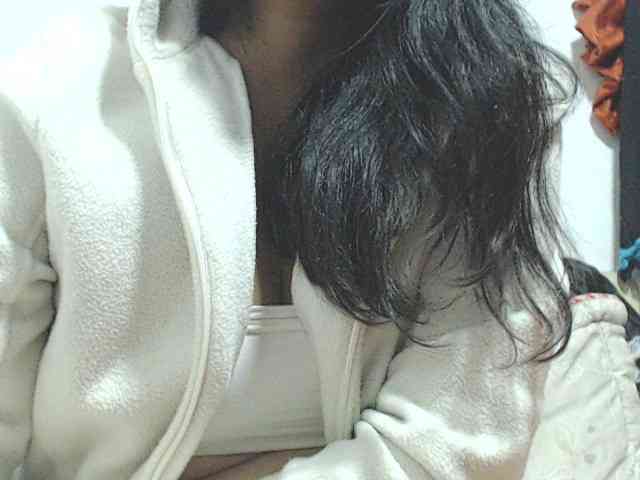 KATYY-HOTTT webcam