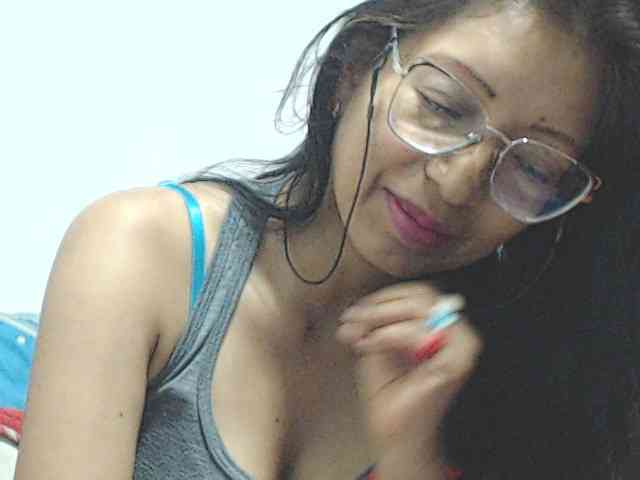 KATYY-HOTTT webcam
