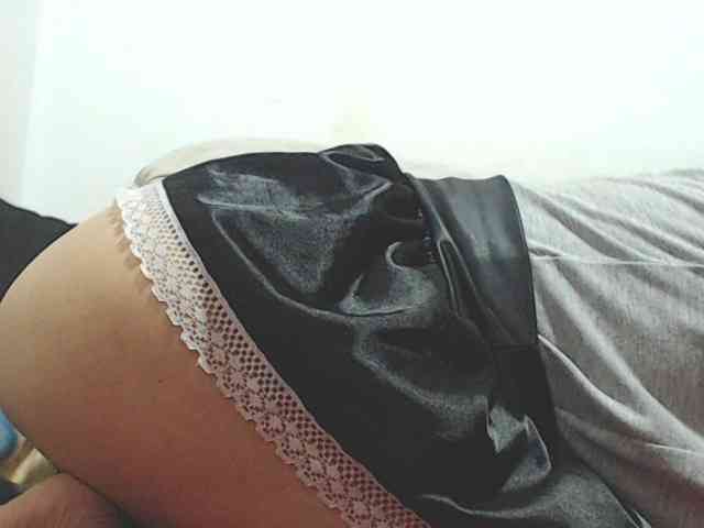 HOTTTSKIN Live Webcam on BongaCams