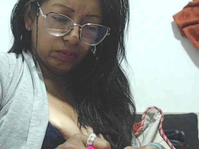 KATYY-HOTTT webcam