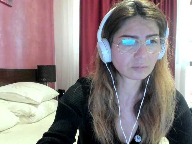 AngelNicolle's BongaCams show and profile