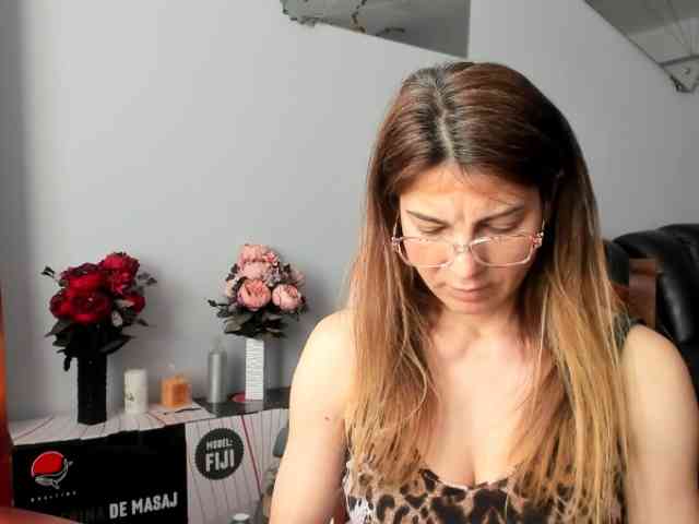 AngelNicolle AngelNicolle