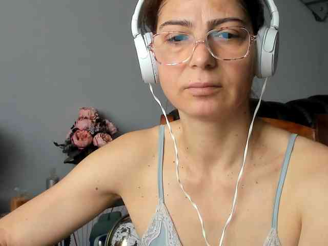 AngelNicolle AngelNicolle