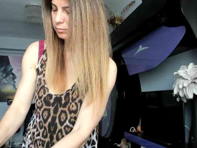 AngelNicolle AngelNicolle