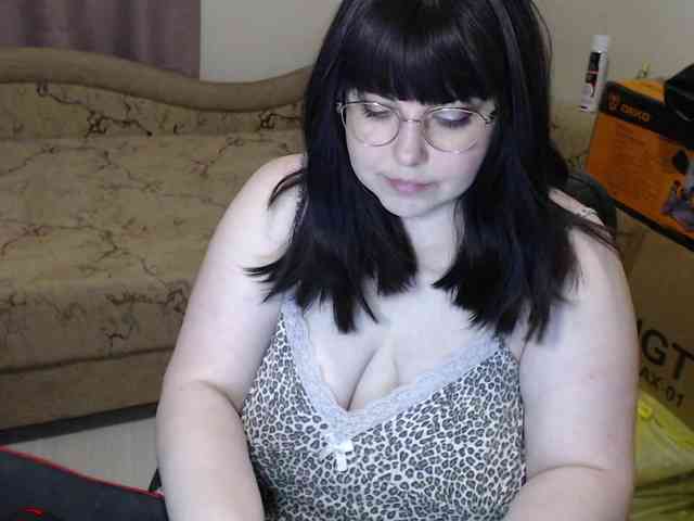 MusicAnnaMuse webcam