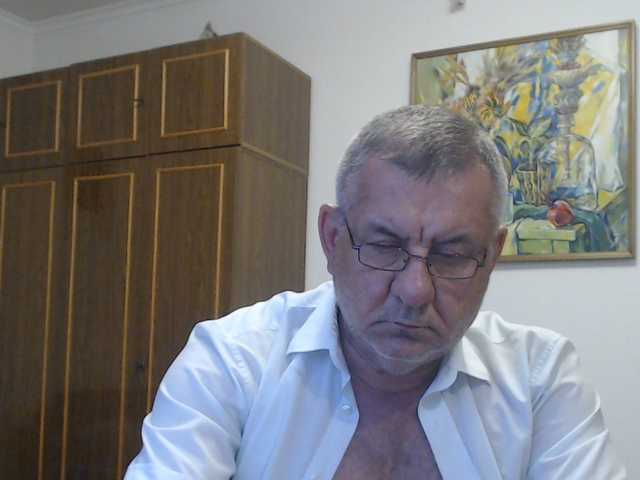 machomale3 live webcam show
