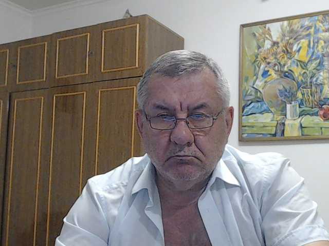 machomale3 — live male cam