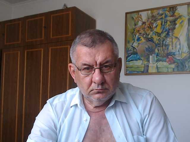 machomale3 live webcam show