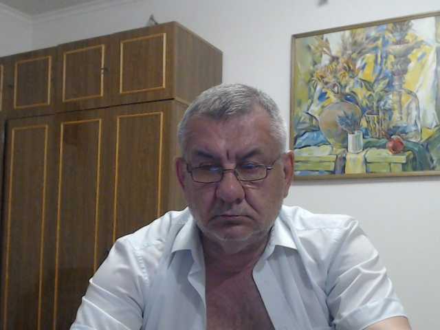 machomale3 live webcam show