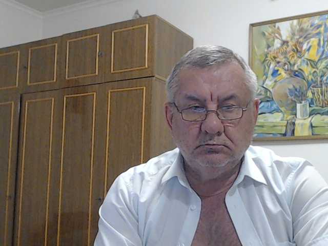 machomale3 — live male cam