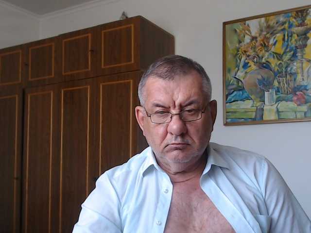 machomale3 live webcam show