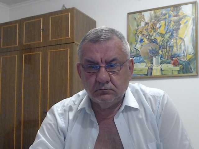 machomale3 live webcam show