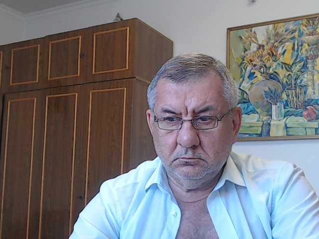 machomale3 — live male cam