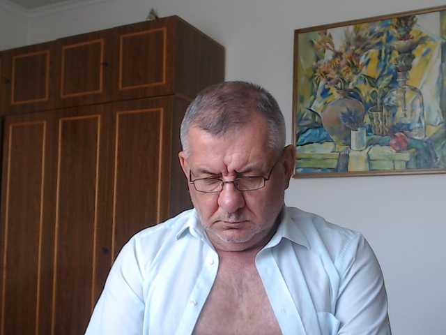machomale3 live webcam show