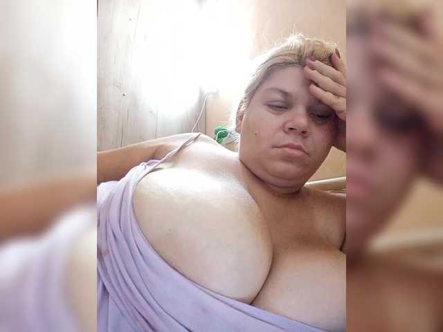 buniaya123 live cam on BongaCams