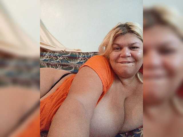 buniaya123 live cam on BongaCams