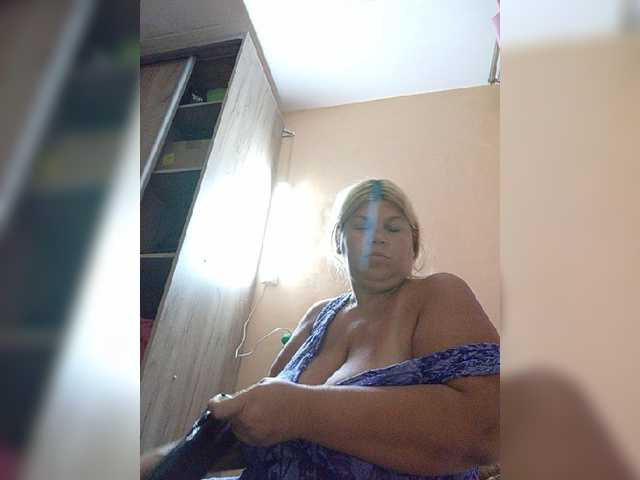 buniaya123 live cam on BongaCams