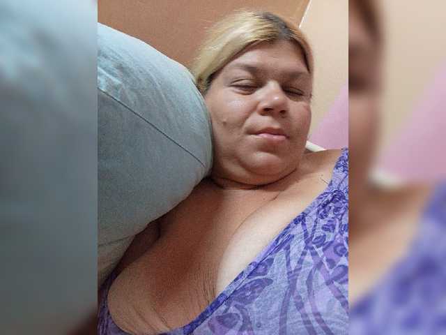 buniaya123 live cam on BongaCams