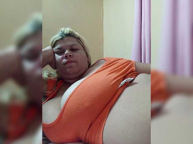 buniaya123 live cam on BongaCams