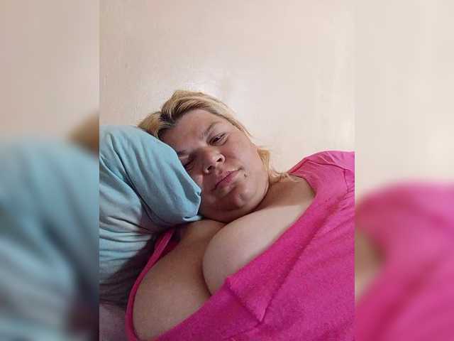 buniaya123 live cam on BongaCams