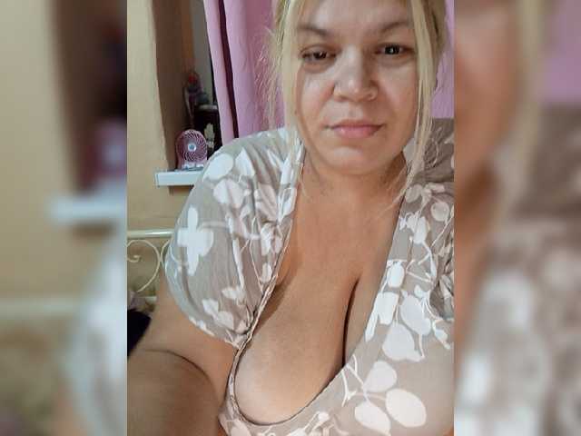 buniaya123 live cam on BongaCams
