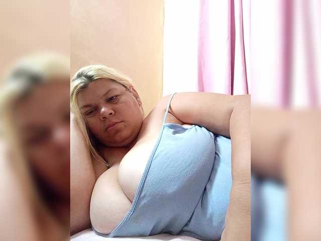 buniaya123 live cam on BongaCams