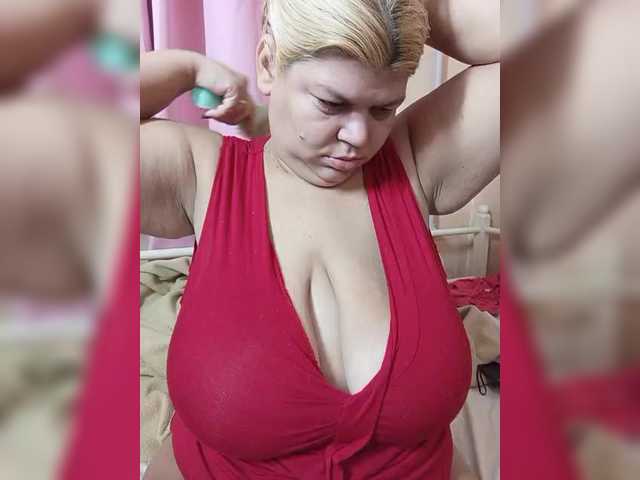 buniaya123 live cam on BongaCams