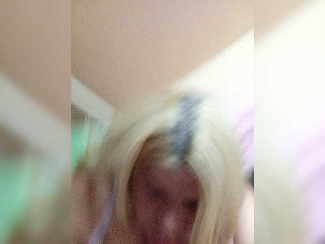 le modèle buniaya123 est en webcam porno dans un show sur le site bongacams, il possède les tags suivants: White/Caucasian,Blonde,Hairy