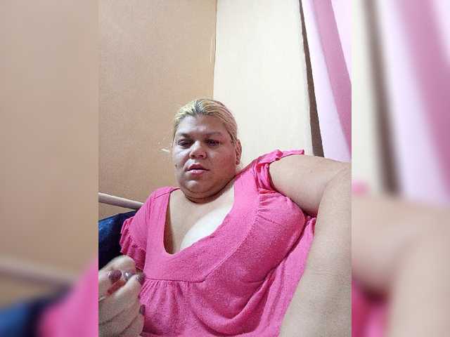 buniaya123 live cam on BongaCams
