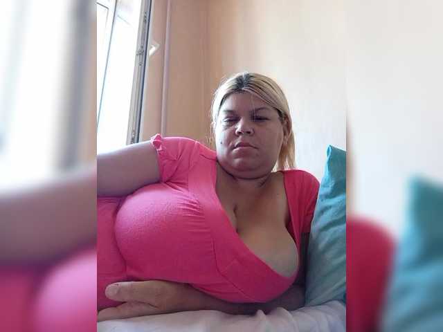 buniaya123 live cam on BongaCams