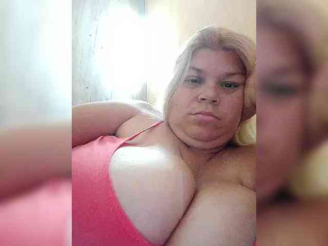 buniaya123 Live Webcam on BongaCams