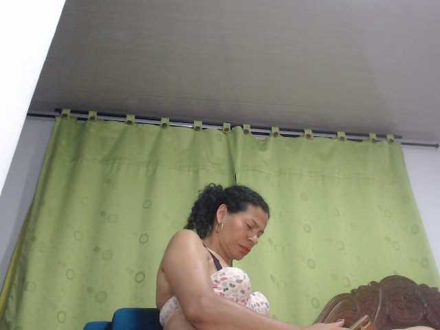 matturejuicy live cam on BongaCams