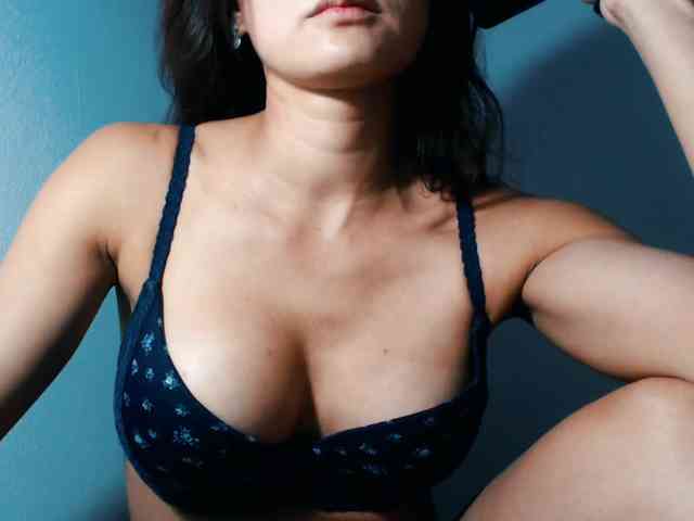 Eroticriver webcam