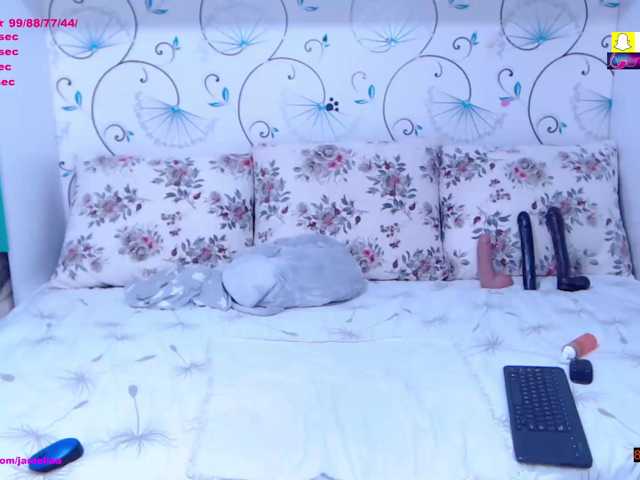 SpicyBrunnete live cam on BongaCams