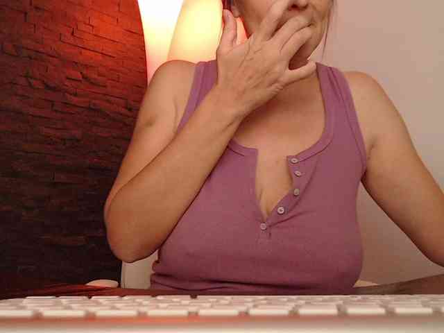 MsSultry webcam