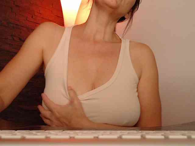 MsSultry webcam