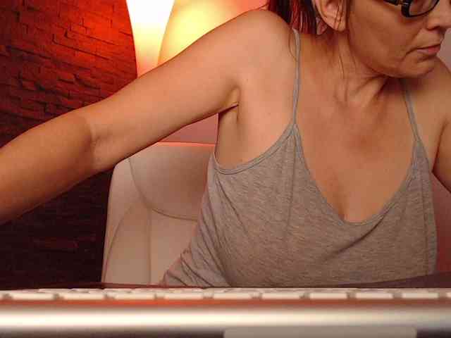 Ms_Sultriness webcam