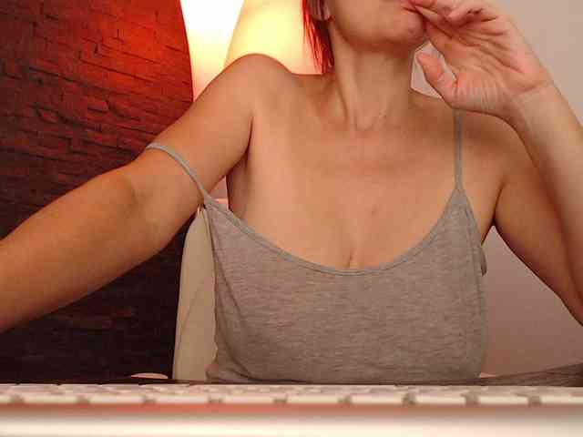 MsSultry webcam