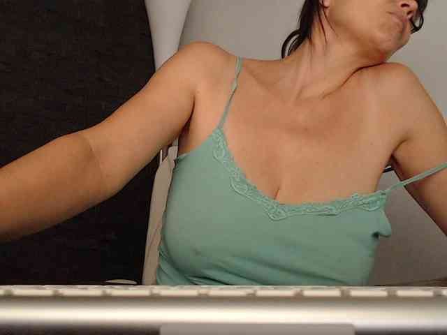 Ms_Sultriness webcam