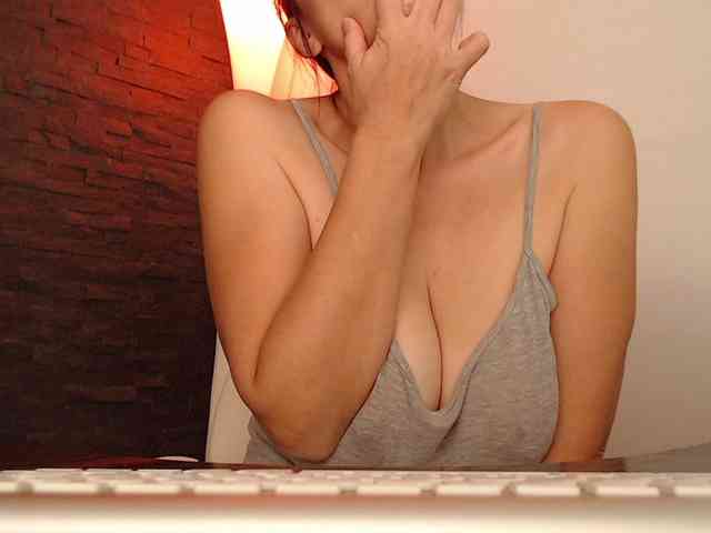 MsSultry webcam