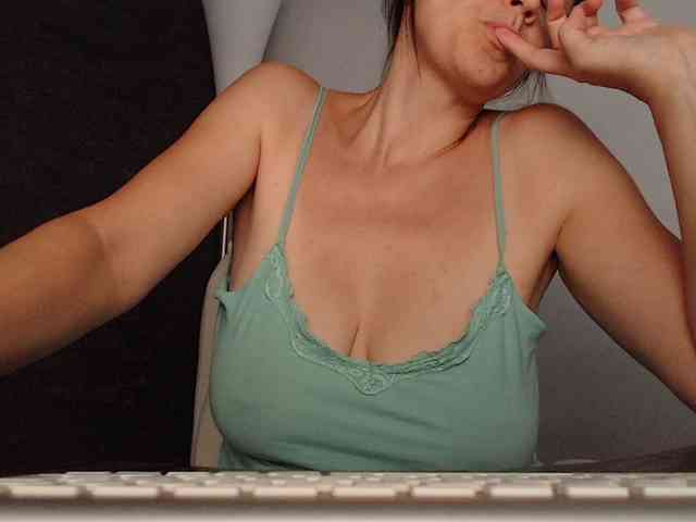 Ms_Sultriness webcam