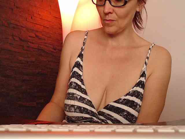 MsSultry webcam