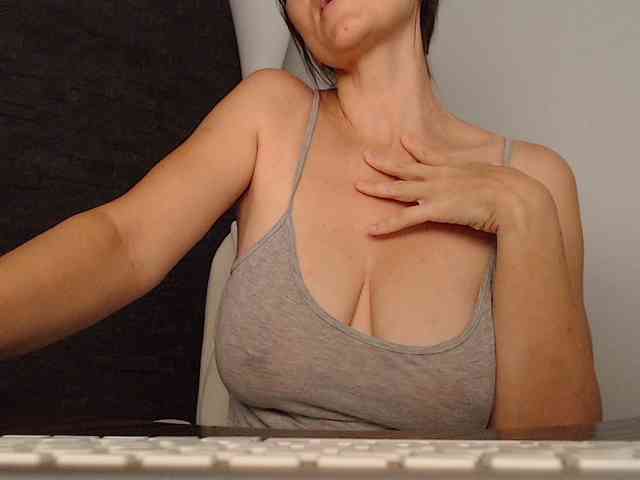 MsSultry webcam